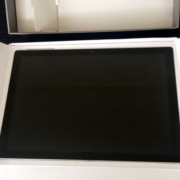 Microsoft Surface pro - Picture 4 of 8